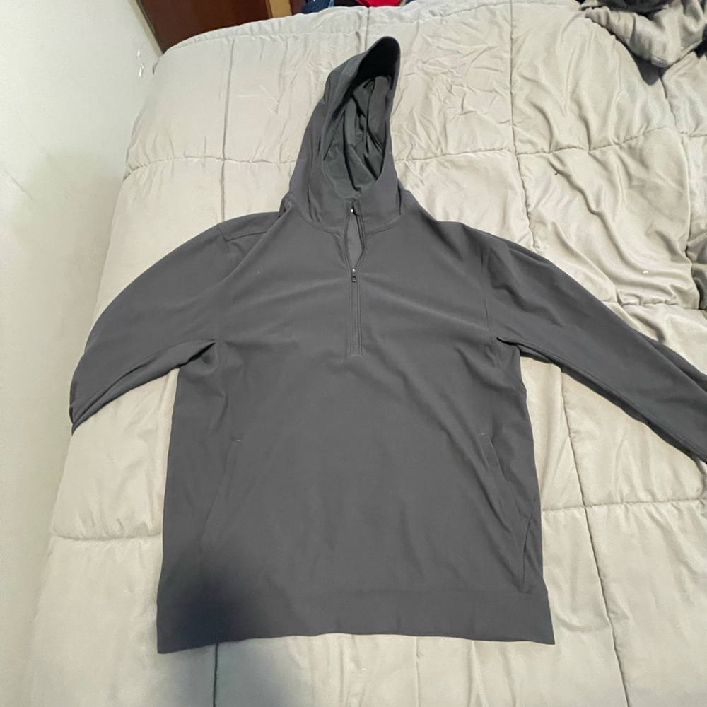 LIGHTWEIGHT LULULEMON RAIN JACKET 1/2 ZIP